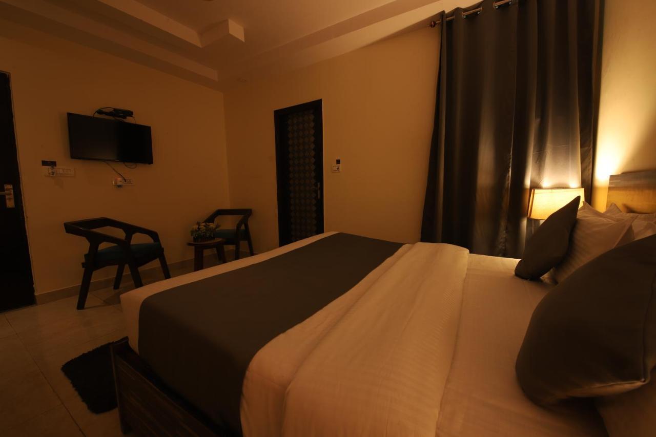 Umra Grace - Hotel In Haridwar By Perfect Stayz ภายนอก รูปภาพ